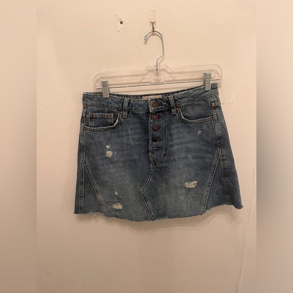 Free People Halloe Denim Miniskirt Cutoff Buttons Size 29 Distressed Denim - Picture 2 of 4